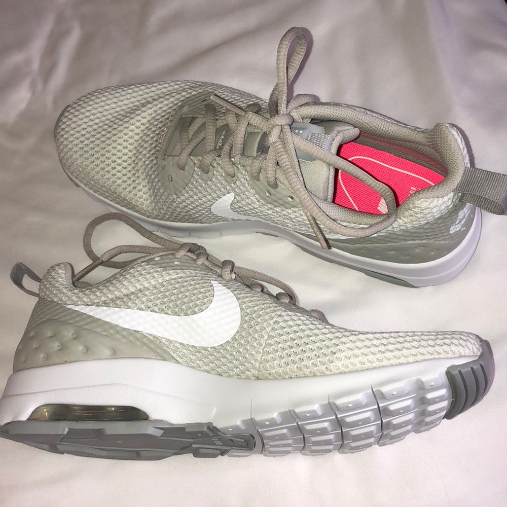 Nike Air Max Motion Running Shoes